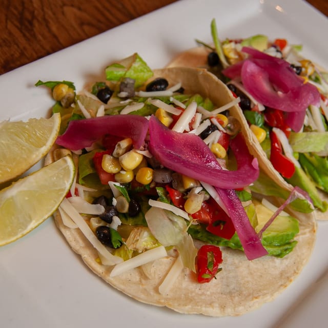 V-TACOS DE AGUACATE.