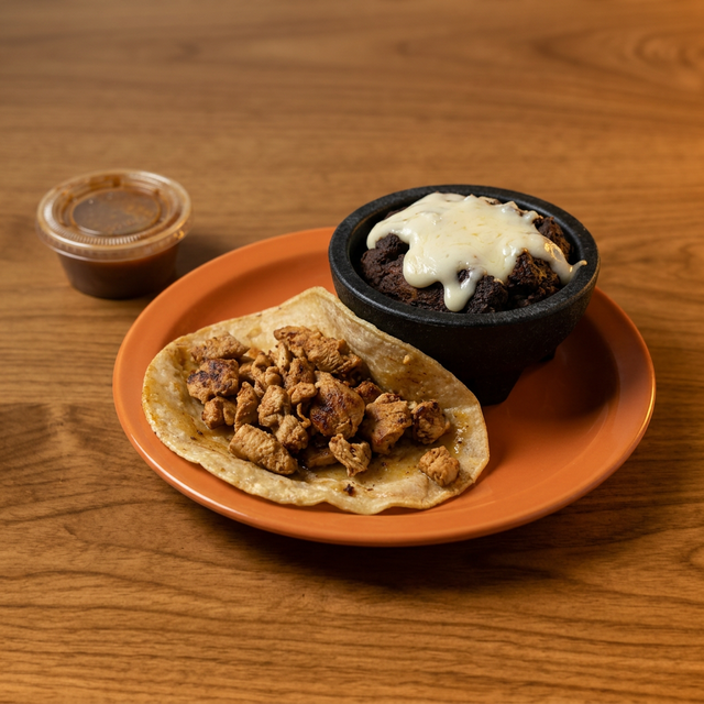 KIDS’ TACO PLATE.